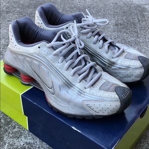 Nike Shox R4. Red Silver. Original release. Sz 9.5
